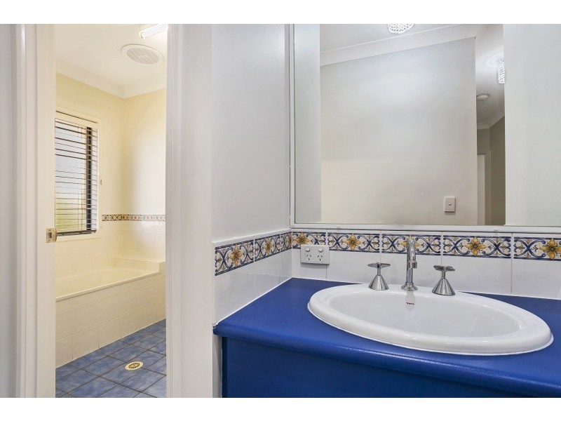 24 Gilberton Crescent, Forest Lake QLD 4078