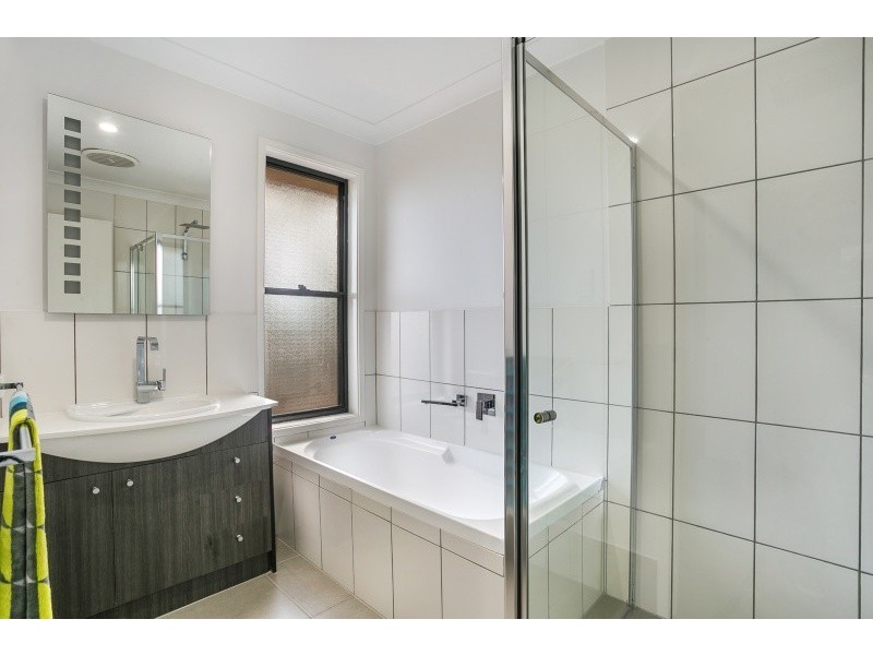 1 Brigalow Lane, Redbank QLD 4301