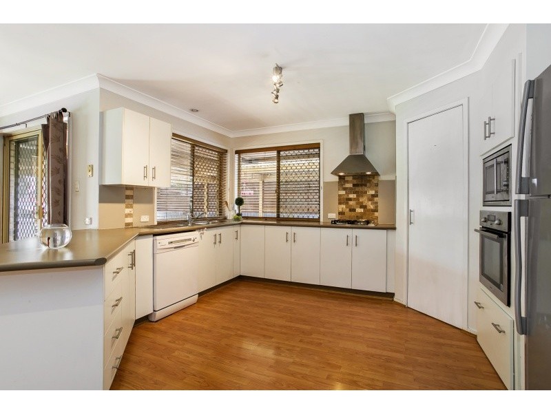 8 Intrepid Street, Jamboree Heights QLD 4074