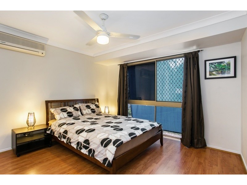 8 Intrepid Street, Jamboree Heights QLD 4074