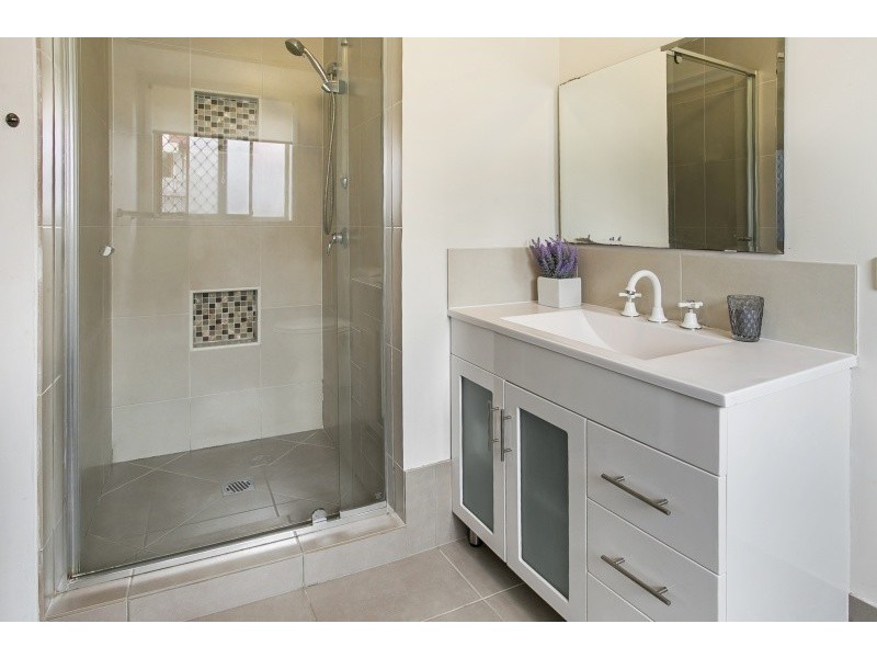 8 Intrepid Street, Jamboree Heights QLD 4074