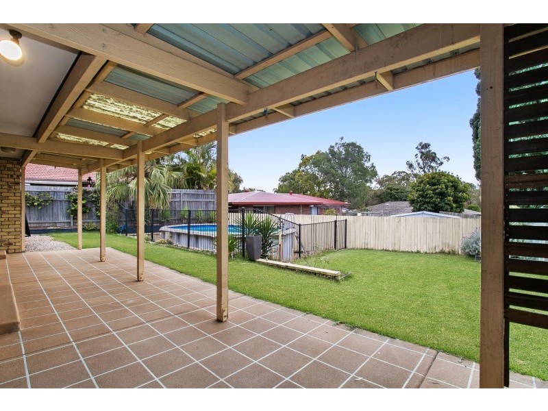 8 Intrepid Street, Jamboree Heights QLD 4074