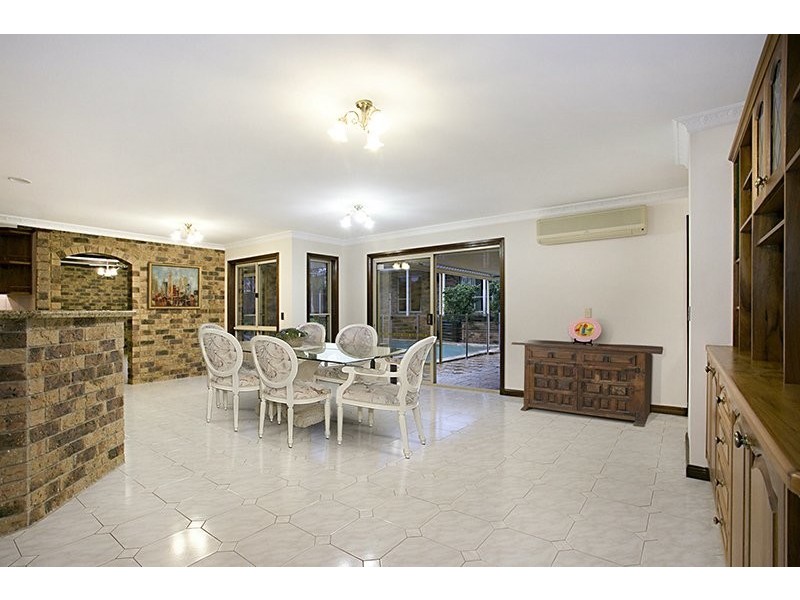 10 Gregory Court, Mount Ommaney QLD 4074