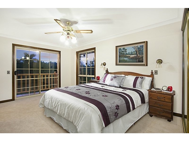 10 Gregory Court, Mount Ommaney QLD 4074