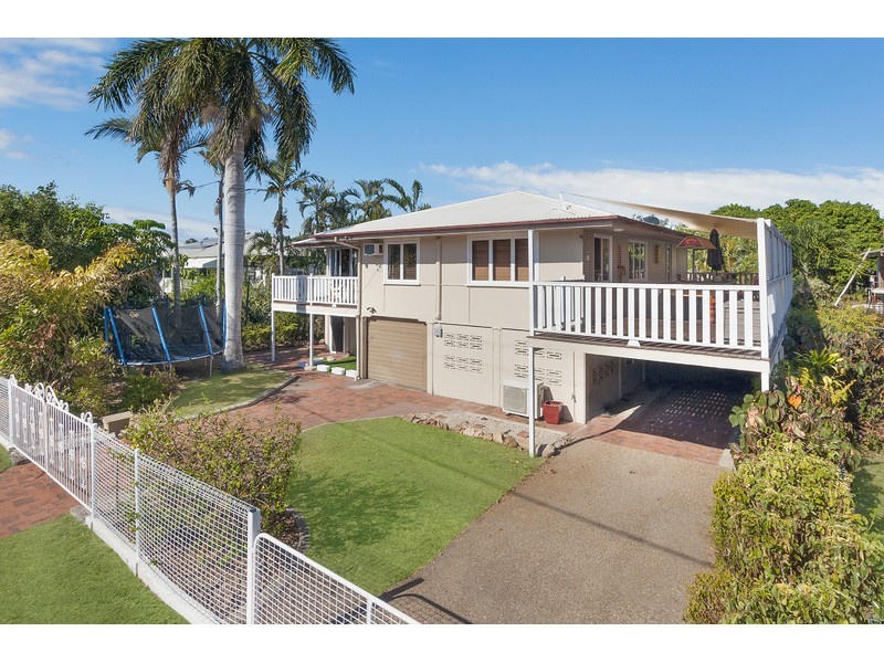 32 Lowth Street, Rosslea QLD 4812