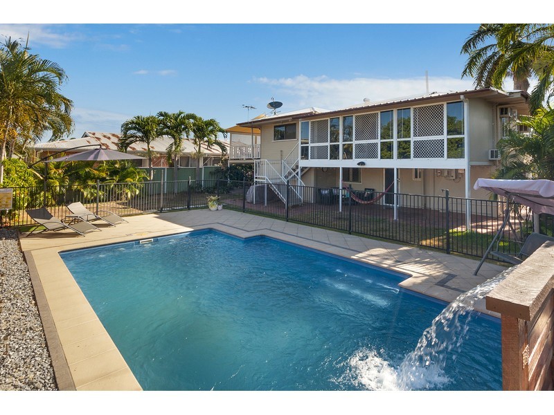 32 Lowth Street, Rosslea QLD 4812