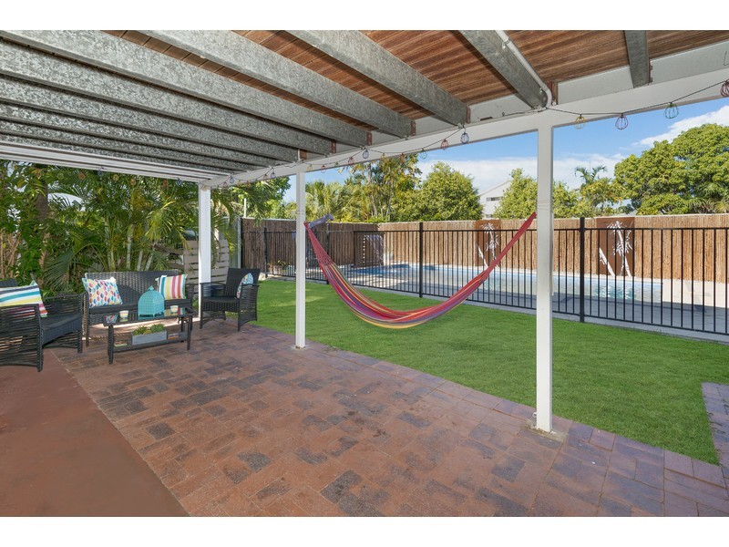 32 Lowth Street, Rosslea QLD 4812