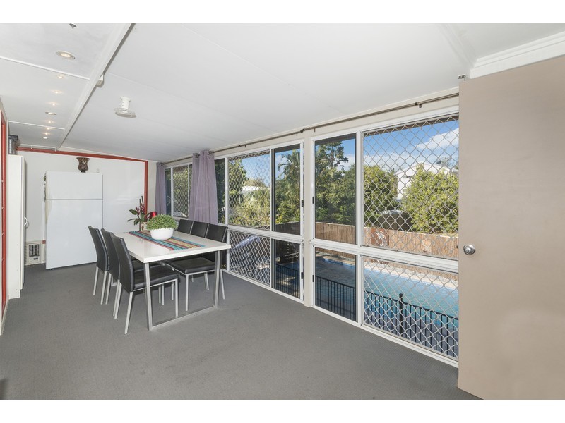 32 Lowth Street, Rosslea QLD 4812