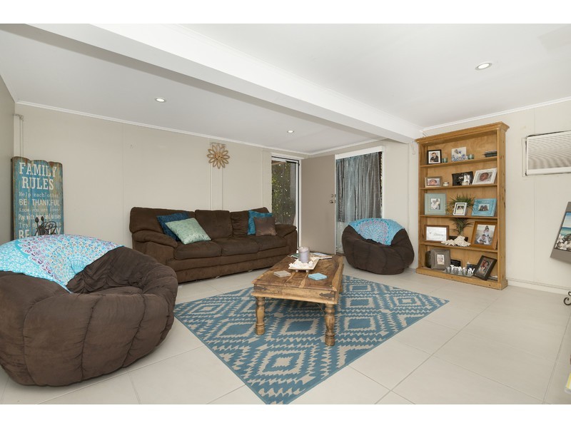 32 Lowth Street, Rosslea QLD 4812