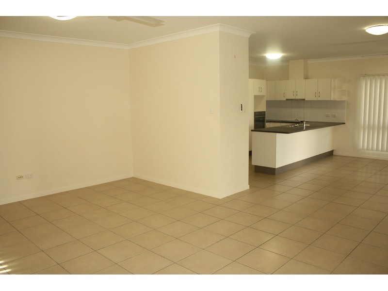 27 Stephanie Street, Rasmussen QLD 4815
