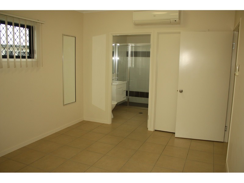 27 Stephanie Street, Rasmussen QLD 4815