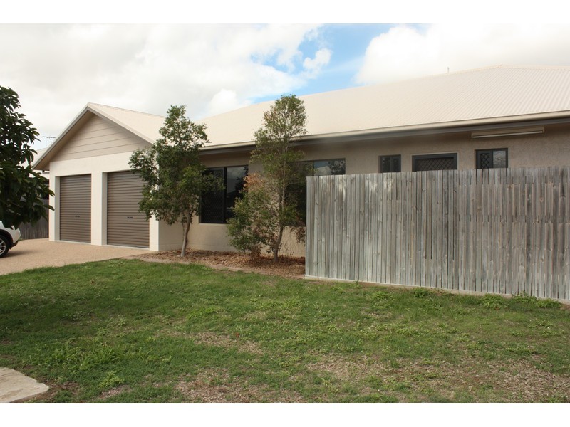 27 Stephanie Street, Rasmussen QLD 4815