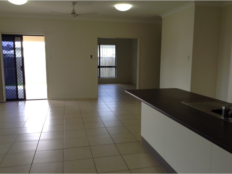 1 Benedore Street, Rasmussen QLD 4815