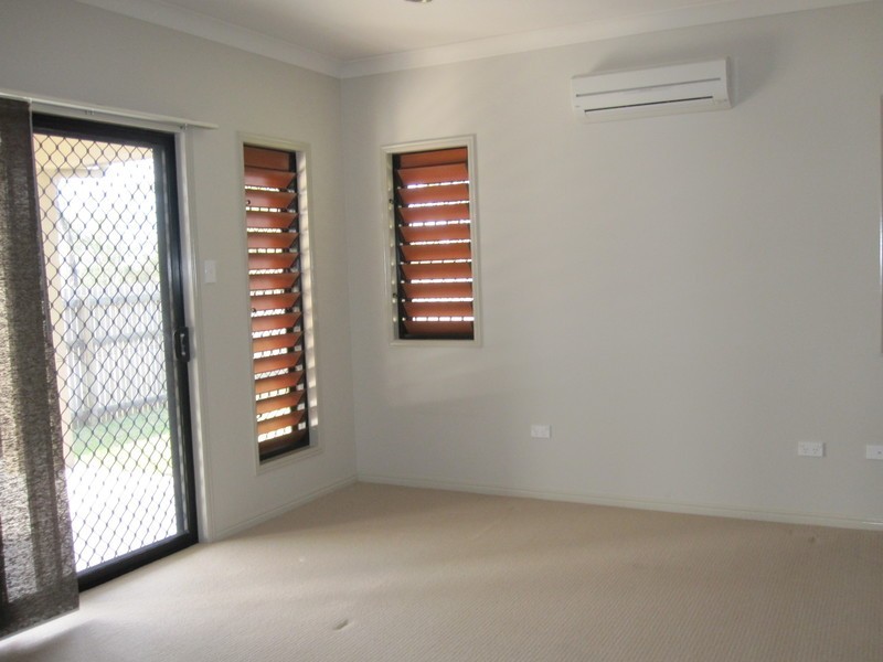 8 Puffer Court, Mount Louisa QLD 4814