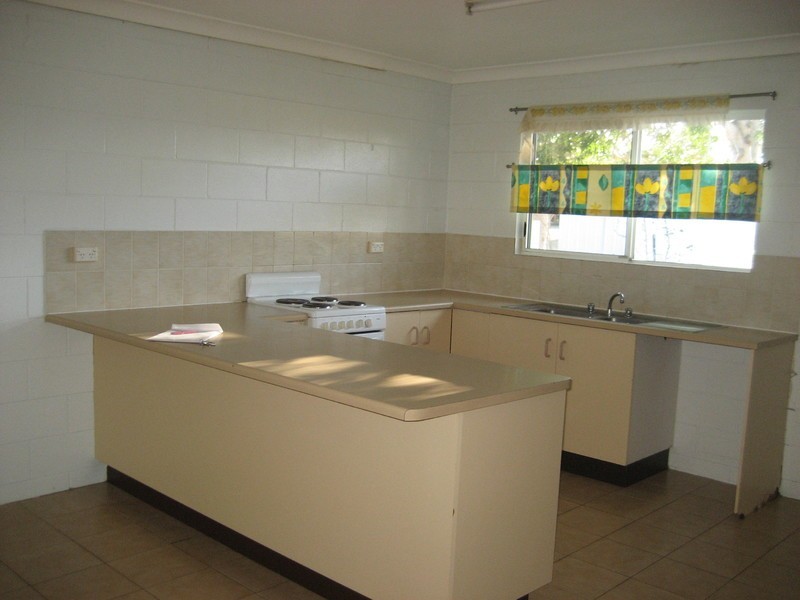 2/15 Saltbush Drive, Rasmussen QLD 4815