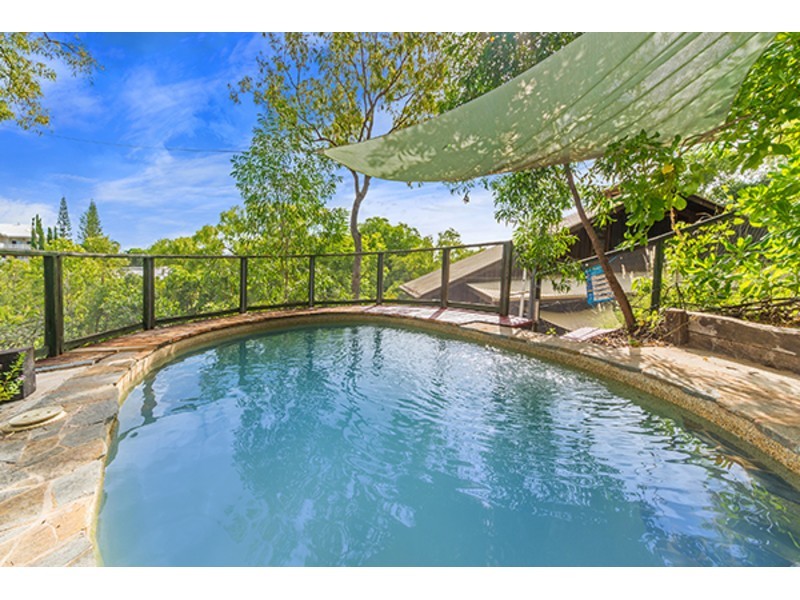 8 Woodlands Court, Castle Hill QLD 4810