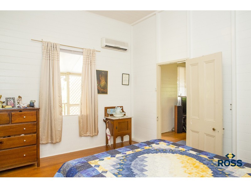 15 Harold Street, West End QLD 4810