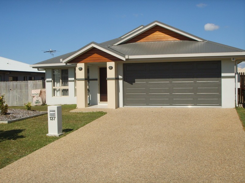 137 Daintree Drive, Bushland Beach QLD 4818