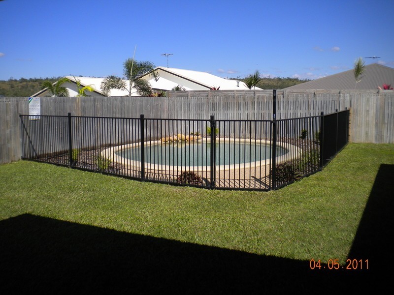 137 Daintree Drive, Bushland Beach QLD 4818