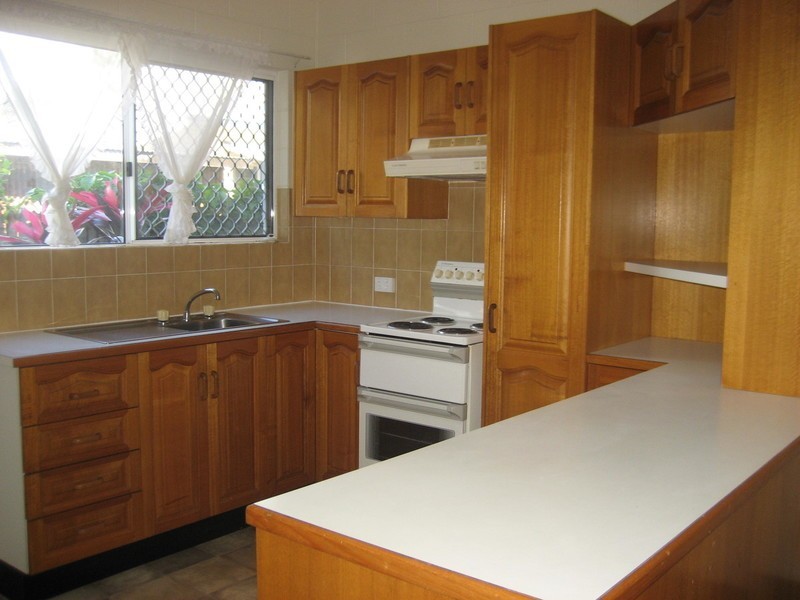 2/34 Park Lane, Hyde Park QLD 4812