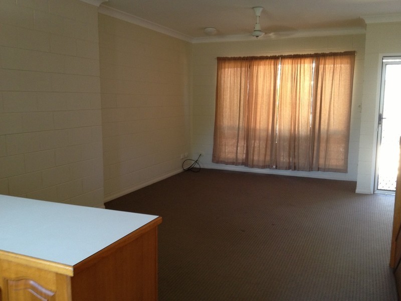 2/34 Park Lane, Hyde Park QLD 4812