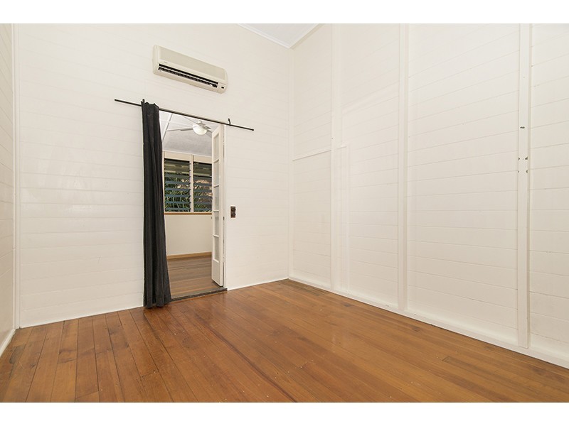 15 Harold Street, West End QLD 4810