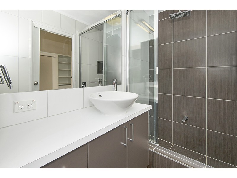 15 Harold Street, West End QLD 4810