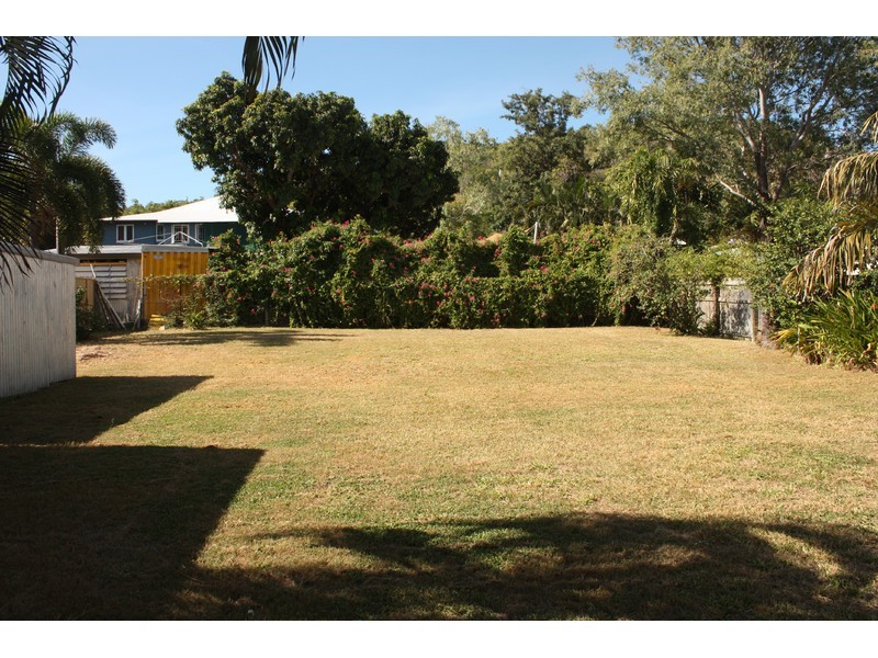 15 Harold Street, West End QLD 4810