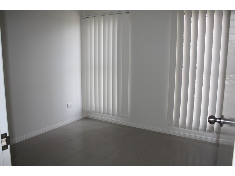 10 Hollanders Crescent, Kelso QLD 4815