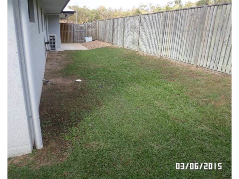 Bushland Beach QLD 4818