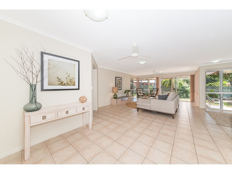 2 Blue Lake Court, Kirwan QLD 4817