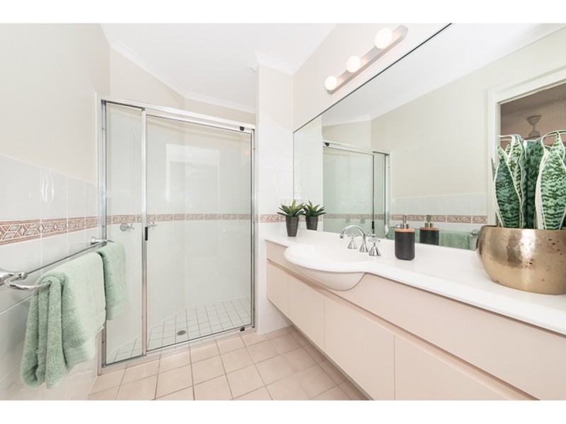 2 Blue Lake Court, Kirwan QLD 4817