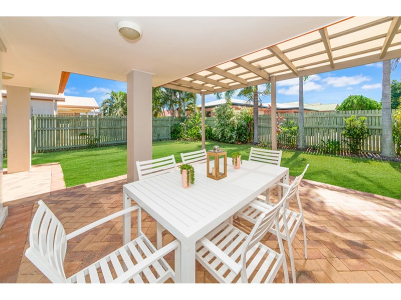 2 Blue Lake Court, Kirwan QLD 4817