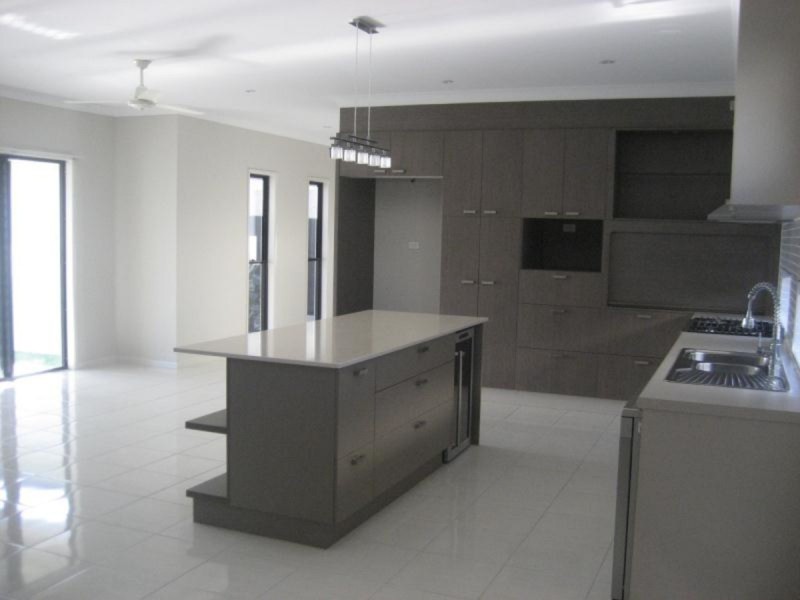 28 Bilbao Place, Bushland Beach QLD 4818