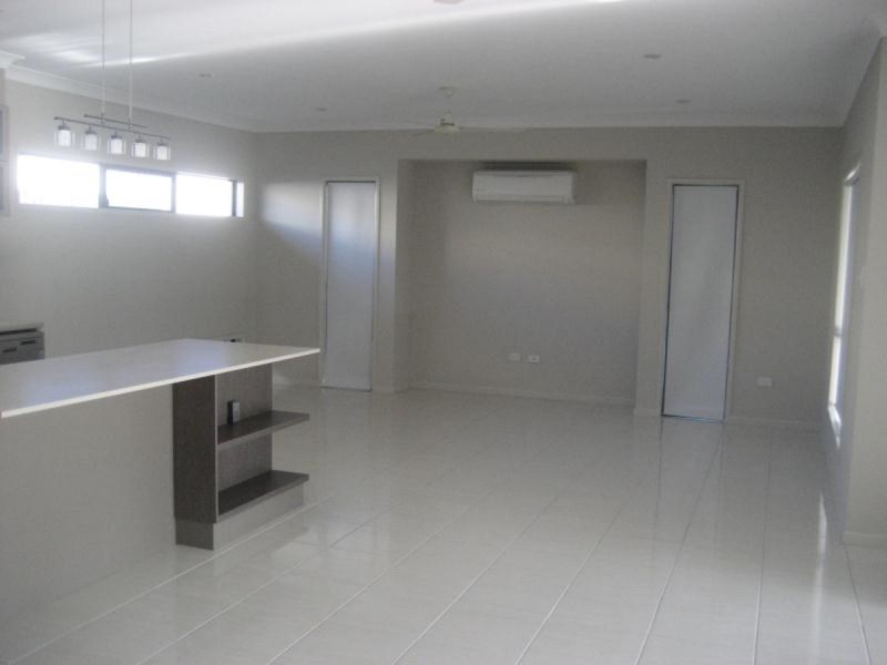 28 Bilbao Place, Bushland Beach QLD 4818