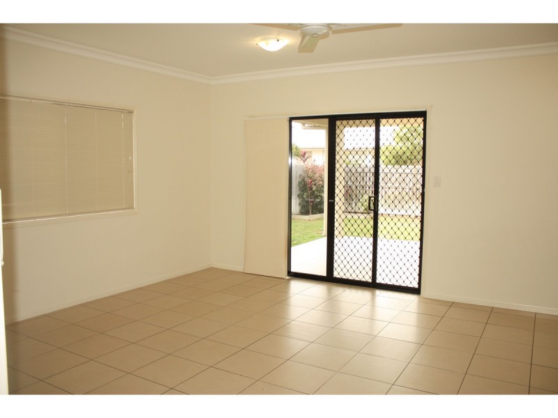 39 Raynesford Drive, Mount Louisa QLD 4814