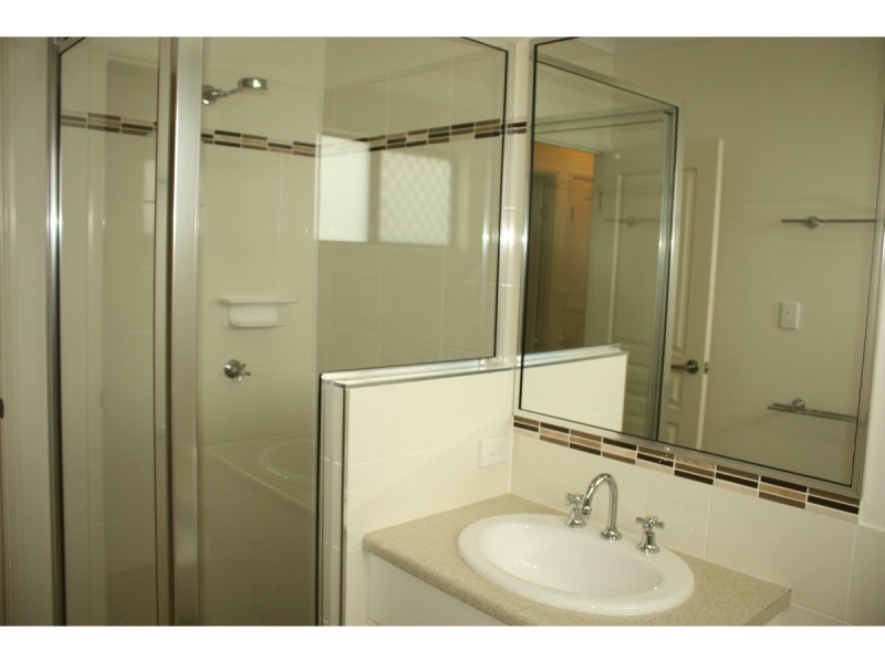 39 Raynesford Drive, Mount Louisa QLD 4814