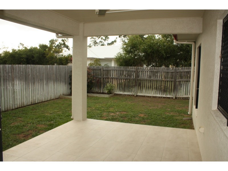 39 Raynesford Drive, Mount Louisa QLD 4814