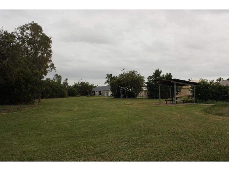 39 Raynesford Drive, Mount Louisa QLD 4814