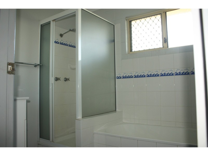 2 Lyndhurst Street, Mount Louisa QLD 4814