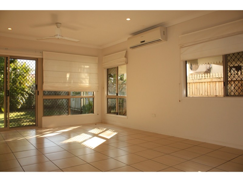 17 Southern Cross Circuit, Douglas QLD 4814