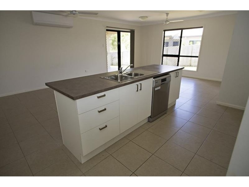 25 Deedes Crescent, Bushland Beach QLD 4818