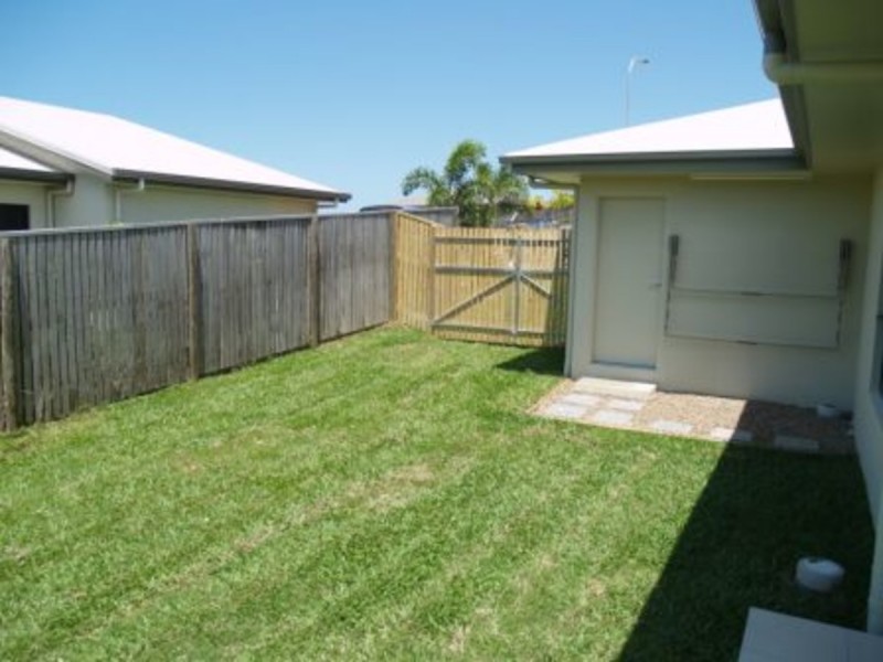 25 Deedes Crescent, Bushland Beach QLD 4818