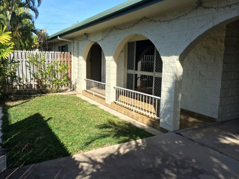 2/131 Mooney Street, Gulliver QLD 4812