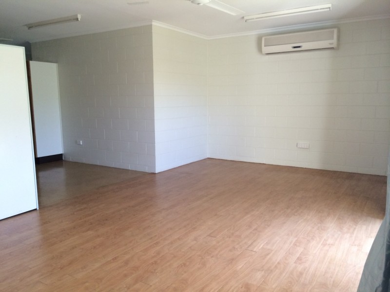 2/131 Mooney Street, Gulliver QLD 4812