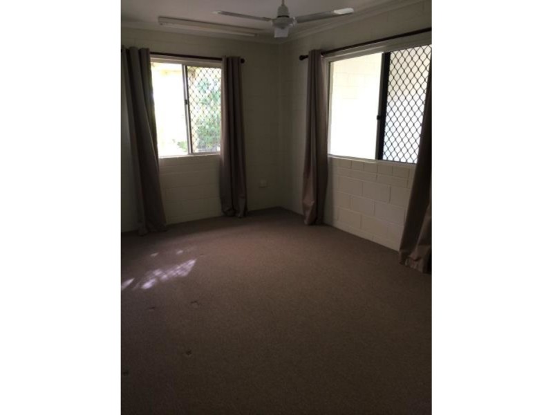 2/131 Mooney Street, Gulliver QLD 4812