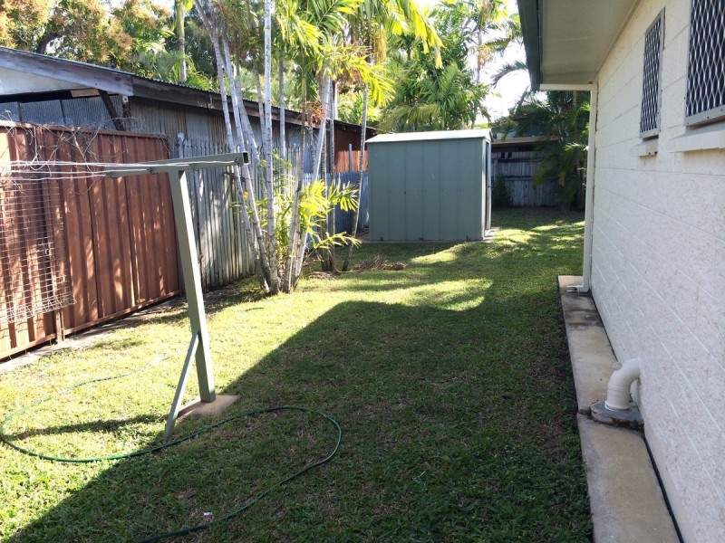 2/131 Mooney Street, Gulliver QLD 4812