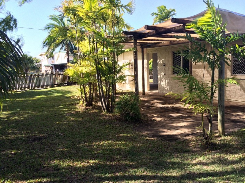 2/131 Mooney Street, Gulliver QLD 4812