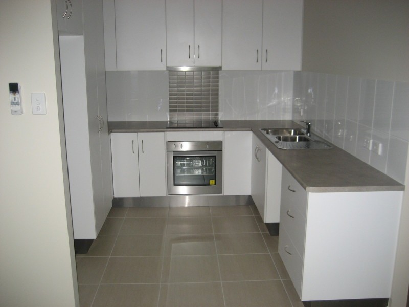 2/1 Satriani Crescent, Condon QLD 4815