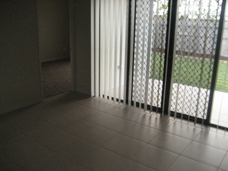 2/1 Satriani Crescent, Condon QLD 4815